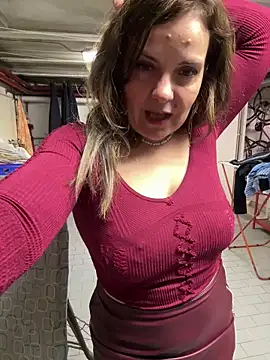 Sunbelxx online show from April 2, 8:10 am