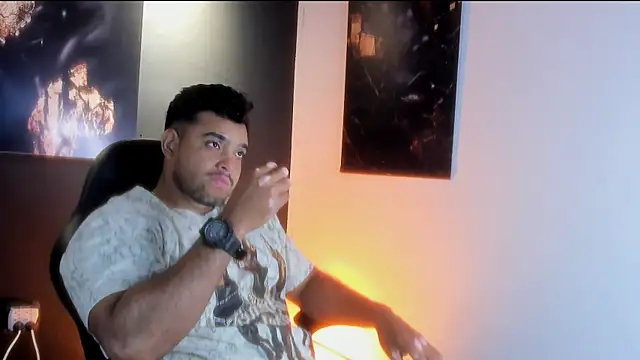 Snapshot of Big_furry_bear13 chatting on October 22, 3:39 am Big furry bear13 online show from October 22, 3:39 am