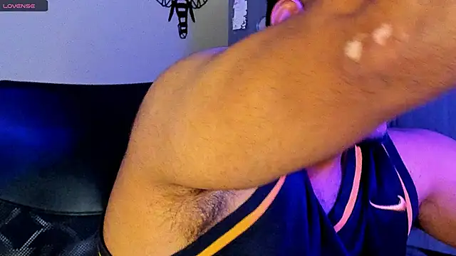 Snapshot of Big_furry_bear13 chatting on February 8, 6:22 am Big furry bear13 online show from February 8, 6:22 am