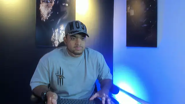 Snapshot of Big_furry_bear13 chatting on October 15, 5:17 am Big furry bear13 online show from October 15, 5:17 am