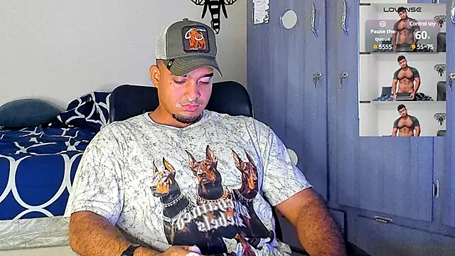 Snapshot of Big_furry_bear13 chatting on March 9, 6:50 am Big furry bear13 online show from March 9, 6:50 am