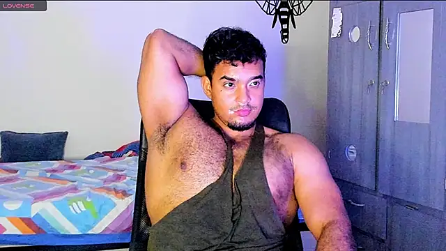 Snapshot of Big_furry_bear13 chatting on January 24, 9:17 am Big furry bear13 online show from January 24, 9:17 am