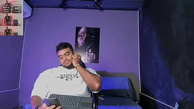 Big furry bear13 online show from April 15, 3:01 am