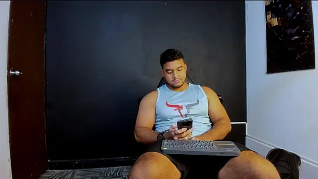 Big furry bear13 online show from April 12, 3:59 pm