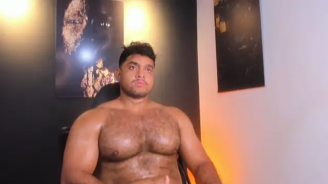 Snapshot of Big_furry_bear13 chatting on November 16, 5:34 am Big furry bear13 online show from November 16, 5:34 am