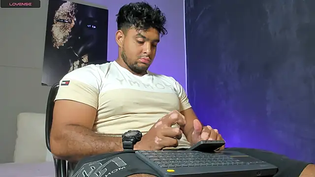 Big furry bear13 online show from March 6, 5:02 am