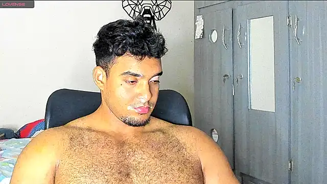 Snapshot of Big_furry_bear13 chatting on January 11, 4:59 am Big furry bear13 online show from January 11, 4:59 am