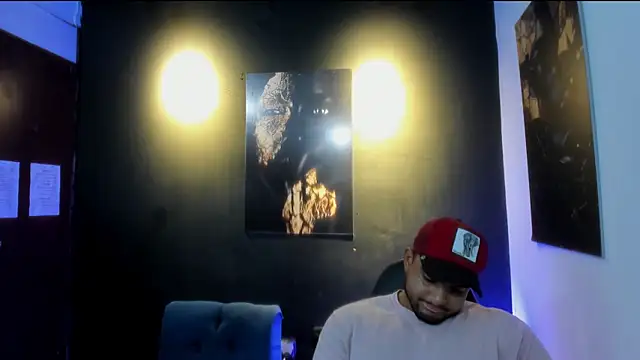 Snapshot of Big_furry_bear13 chatting on November 29, 6:24 am Big furry bear13 online show from November 29, 6:24 am