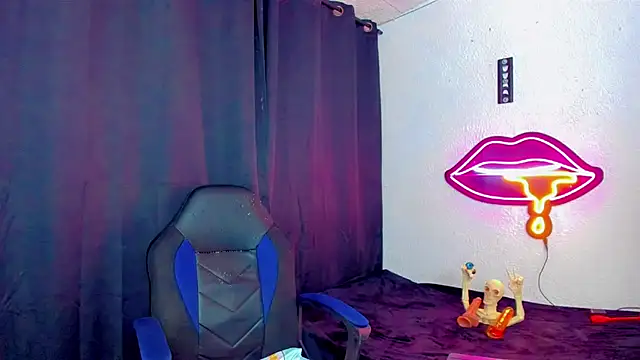 Snapshot of sunshine_uwu22 chatting on June 11, 6:38 pm sunshine uwu22 online show from June 11, 6:38 pm