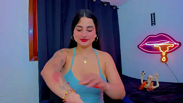 Snapshot of sunshine_uwu22 chatting on July 1, 6:19 pm sunshine uwu22 online show from July 1, 6:19 pm