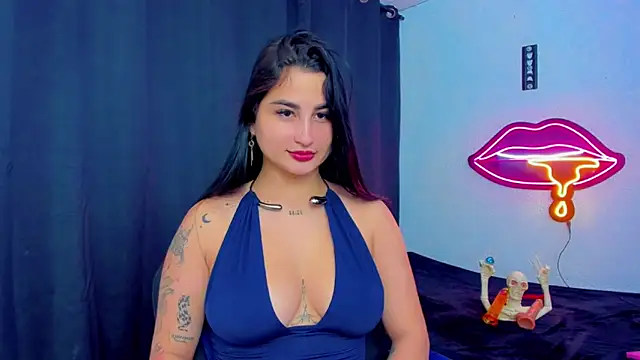 Snapshot of sunshine_uwu22 chatting on June 8, 7:47 pm sunshine uwu22 online show from June 8, 7:47 pm
