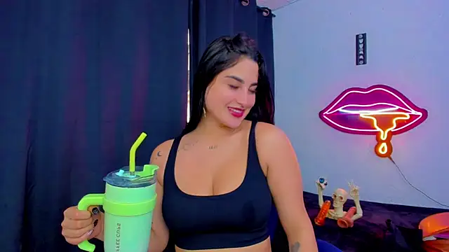 Snapshot of sunshine_uwu22 chatting on June 12, 7:33 pm sunshine uwu22 online show from June 12, 7:33 pm