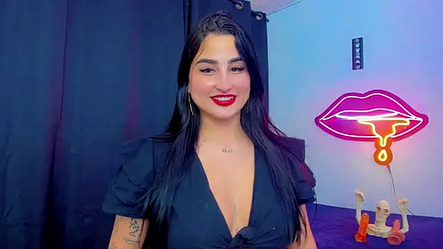 Snapshot of sunshine_uwu22 chatting on May 29, 8:15 pm sunshine uwu22 online show from May 29, 8:15 pm