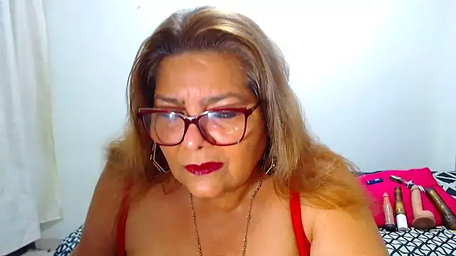 maturehot649 online show from November 30, 10:21 pm