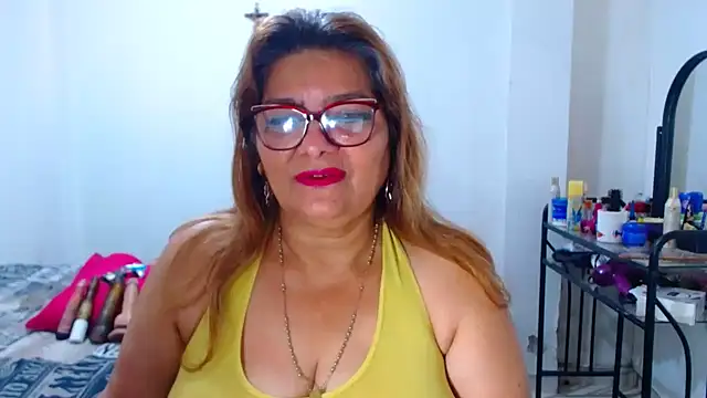 maturehot649 online show from February 24, 10:43 pm