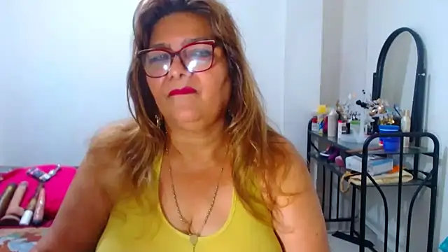 maturehot649 online show from April 17, 10:01 pm