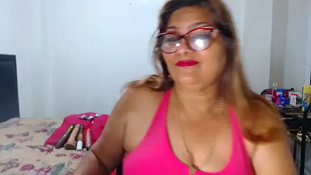 maturehot649 online show from April 9, 10:49 pm