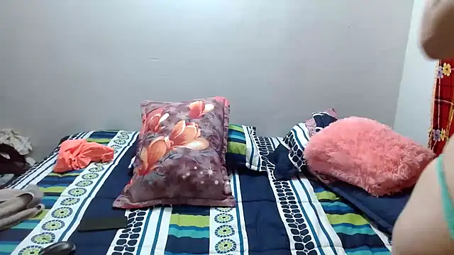 Snapshot of Sweet_bigass chatting on March 1, 1:32 am Sweet bigass online show from March 1, 1:32 am