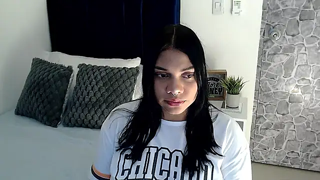 Snapshot of angela_santana_ chatting on November 10, 6:24 pm angela santana online show from November 10, 6:24 pm