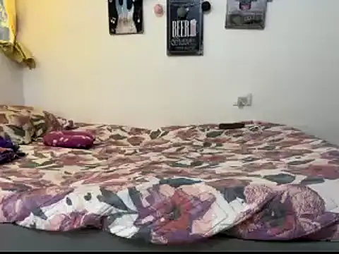 Annie Catt  online show from January 16, 8:03 pm