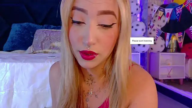 Snapshot of MollyCruz chatting on June 25, 1:05 pm MollyCruz online show from June 25, 1:05 pm