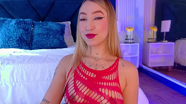MollyCruz online show from May 3, 12:31 pm