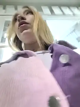 MollyCruz online show from December 21, 10:39 am