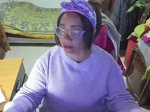 Snapshot of Mrs_mommy_ chatting on March 13, 8:43 pm Mrs mommy online show from March 13, 8:43 pm