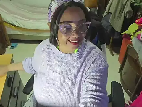 Snapshot of Mrs_mommy_ chatting on March 12, 10:17 pm Mrs mommy online show from March 12, 10:17 pm