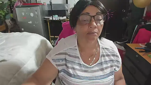 Snapshot of Mrs_mommy_ chatting on November 27, 7:14 pm Mrs mommy online show from November 27, 7:14 pm