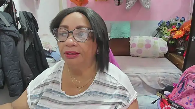 Snapshot of Mrs_mommy_ chatting on May 17, 3:56 pm Mrs mommy online show from May 17, 3:56 pm