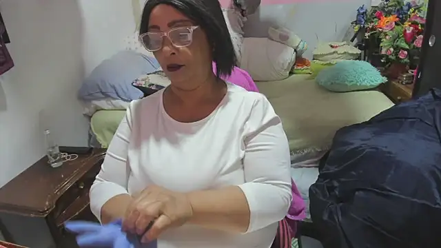 Mrs mommy  online show from April 6, 11:50 pm