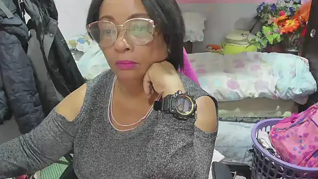 Snapshot of Mrs_mommy_ chatting on May 11, 11:46 pm Mrs mommy online show from May 11, 11:46 pm