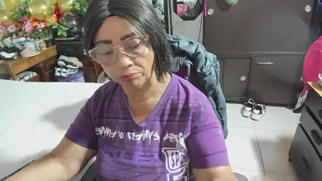 Snapshot of Mrs_mommy_ chatting on January 16, 6:34 pm Mrs mommy online show from January 16, 6:34 pm