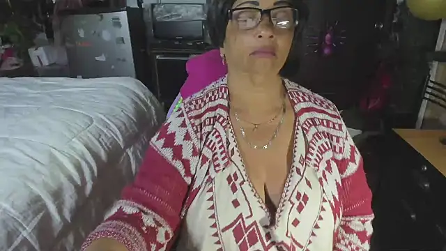 Snapshot of Mrs_mommy_ chatting on November 13, 9:19 pm Mrs mommy online show from November 13, 9:19 pm