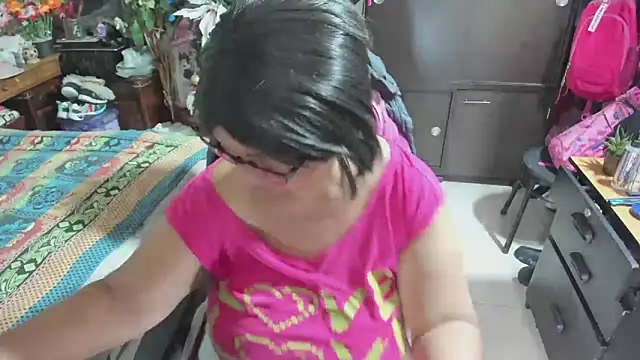 Snapshot of Mrs_mommy_ chatting on January 7, 4:45 pm Mrs mommy online show from January 7, 4:45 pm