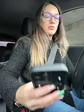 HotXMom online show from December 15, 7:03 am