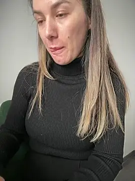 HotXMom online show from January 14, 8:07 am