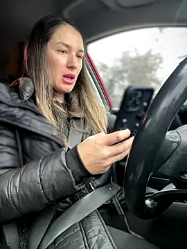 Snapshot of HotXMom chatting on December 3, 7:08 am HotXMom online show from December 3, 7:08 am