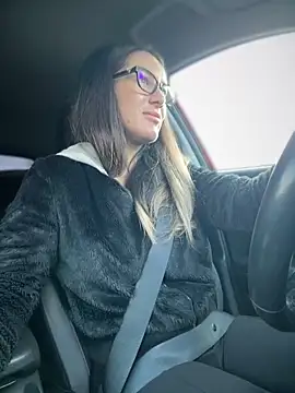 HotXMom online show from April 18, 4:15 am