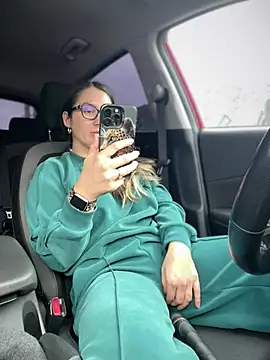 HotXMom online show from March 27, 8:26 am