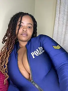 Snapshot of Linahlove chatting on July 18, 9:34 pm Linahlove online show from July 18, 9:34 pm