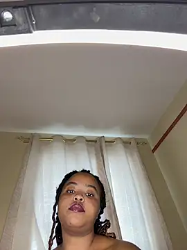 Snapshot of Linahlove chatting on July 11, 10:15 am Linahlove online show from July 11, 10:15 am