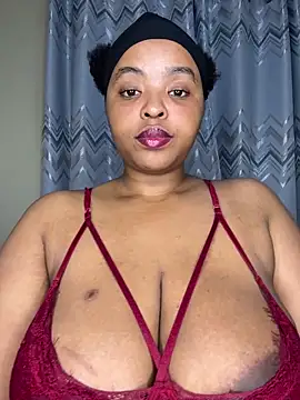 Linahlove online show from March 26, 8:40 pm