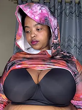 Linahlove online show from June 3, 7:51 pm