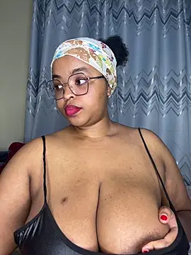 Linahlove online show from March 1, 4:40 pm