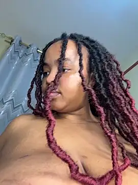 Linahlove online show from November 21, 4:50 pm