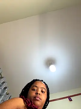 Linahlove online show from November 19, 3:45 pm