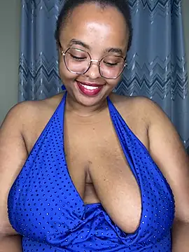 Linahlove online show from January 8, 11:00 pm