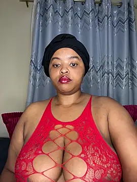 Linahlove online show from February 8, 8:50 pm